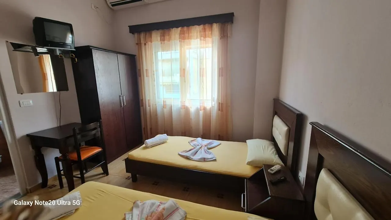 Hotel Brace Gjirokastër 0*,