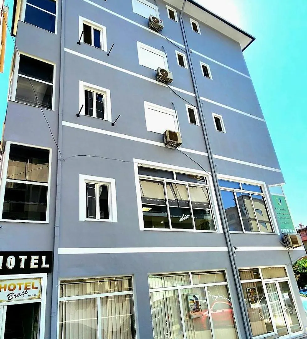 Hotel Brace Gjirokastër 0*,